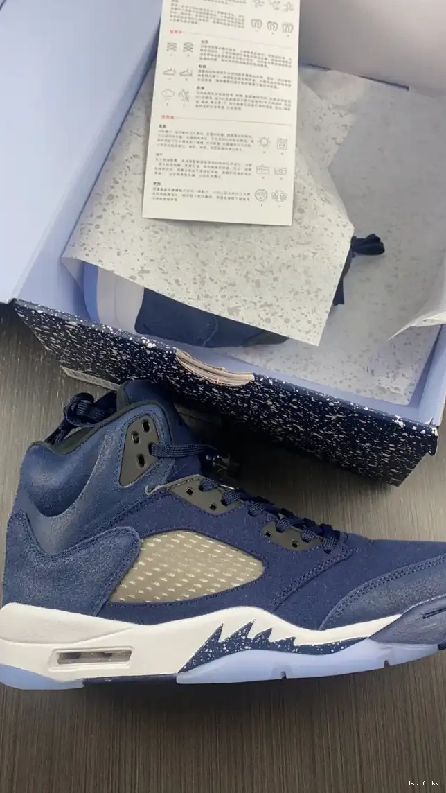 1st Kicks Shoes Jordan FD6812-400 Georgetown Air 5 0503